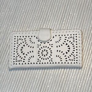 Elegant White Laser-Cut Women's Clutch